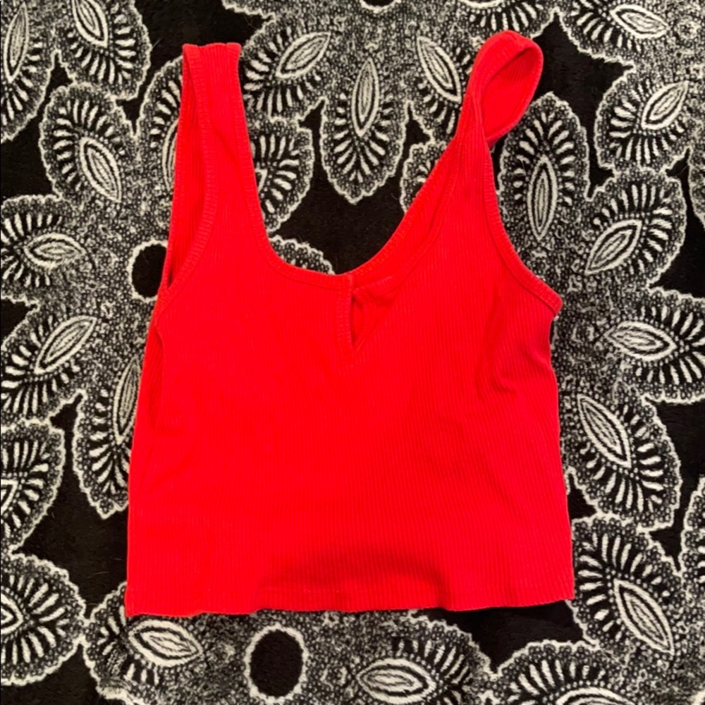 red cropped tank